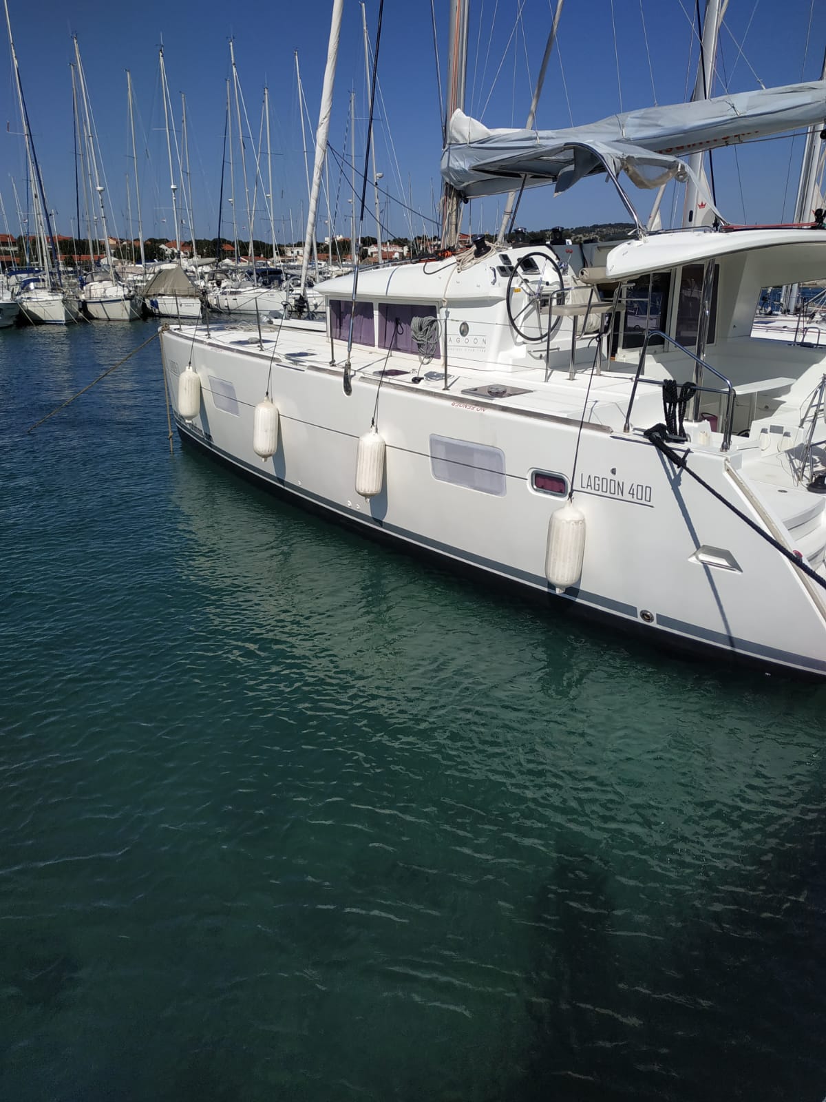 Lagoon 400 - 4 + 2 cab. — photo 9
