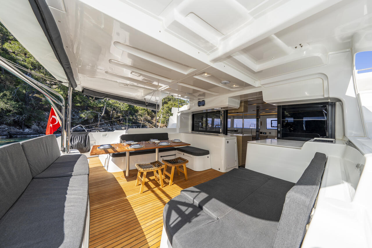 Lagoon 46 - 4 + 2 cab. — photo 17