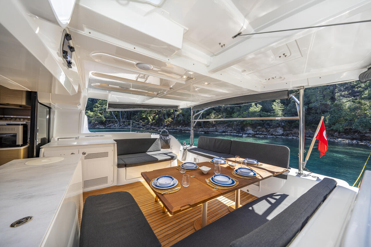 Lagoon 46 - 4 + 2 cab. — photo 18