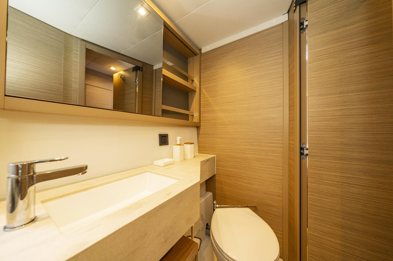Lagoon 46 - 4 + 2 cab. — photo 2