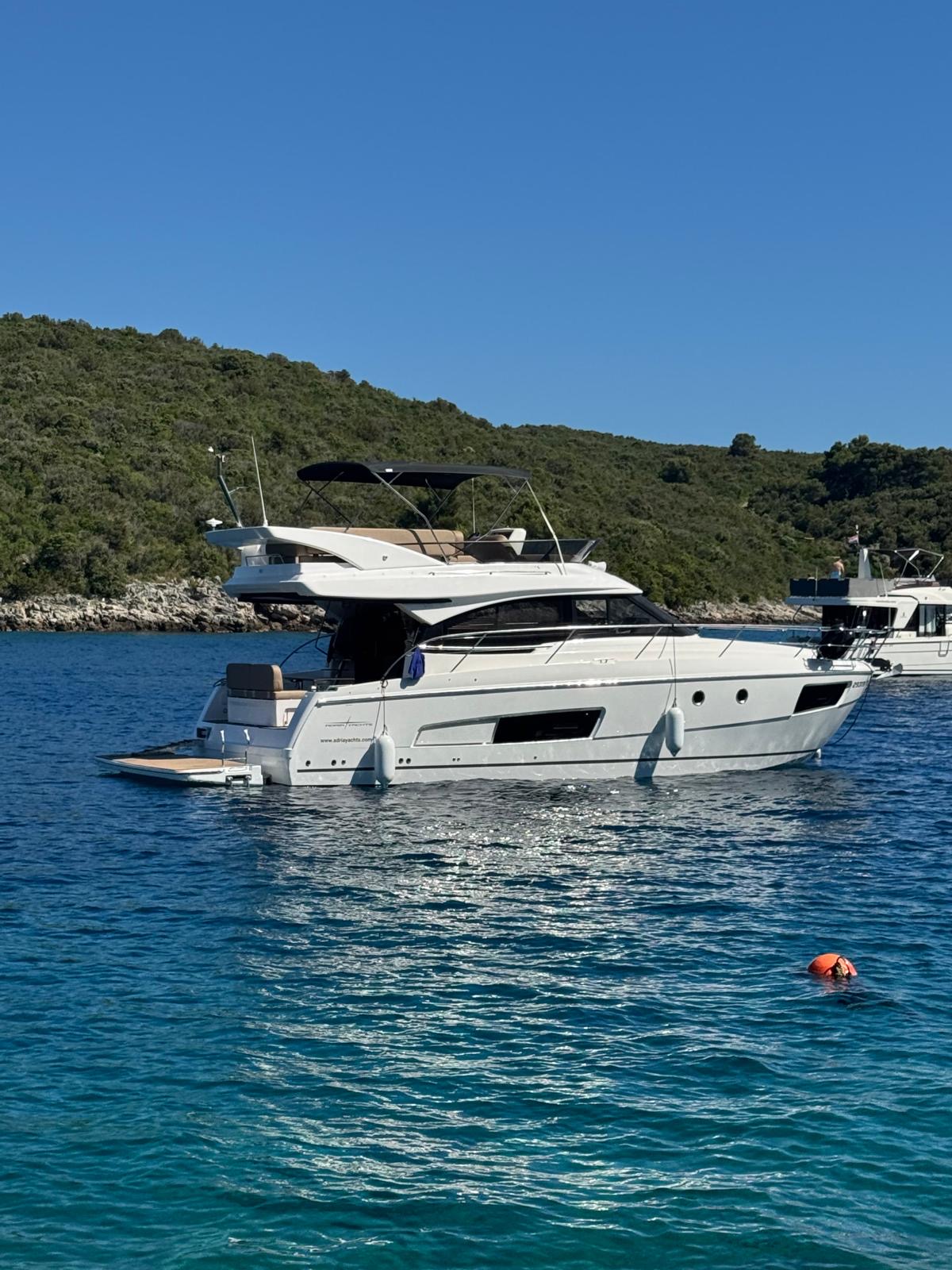 Bavaria Virtess 420 Fly — photo 6