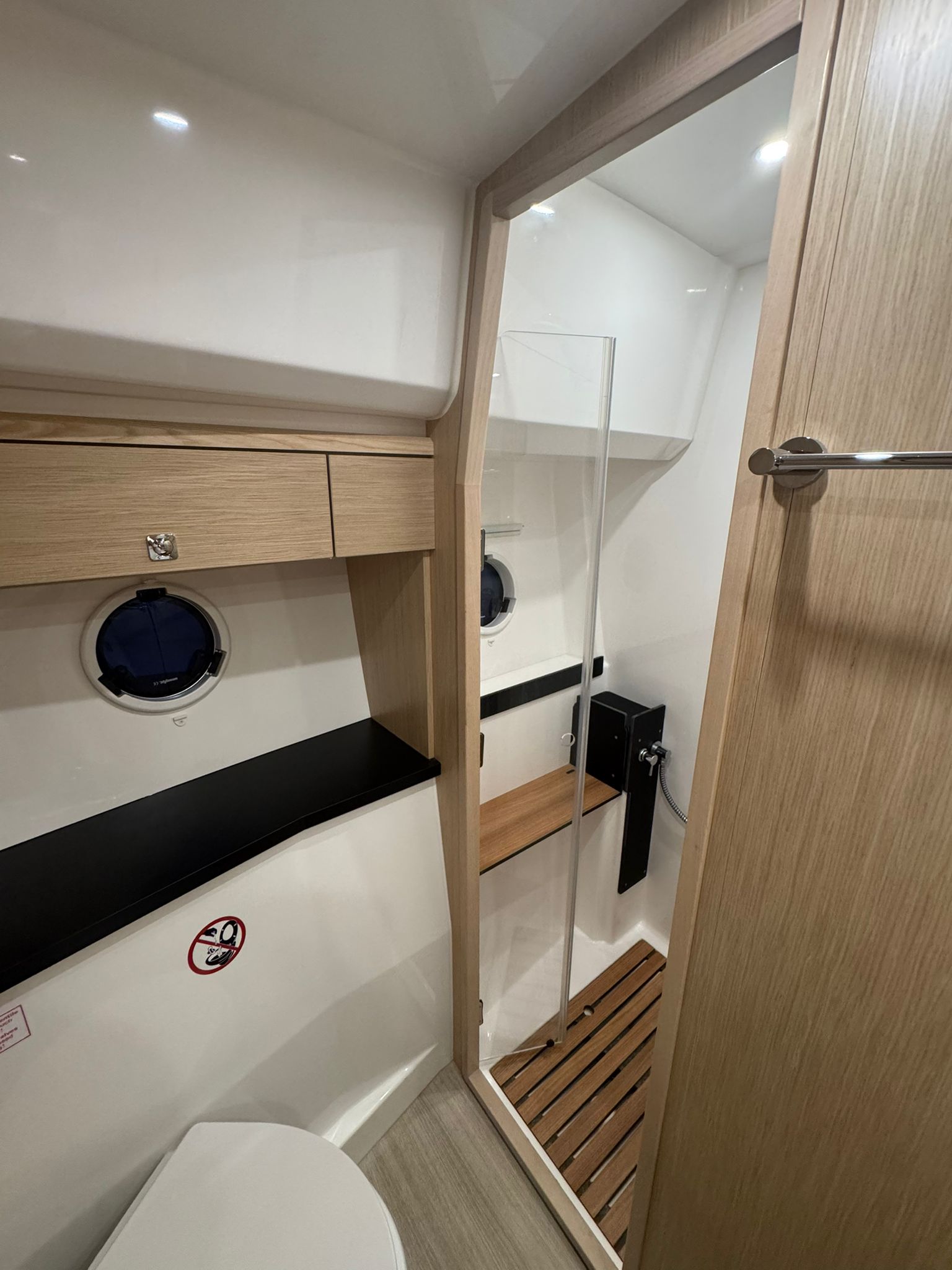 Bavaria Virtess 420 Fly — photo 26