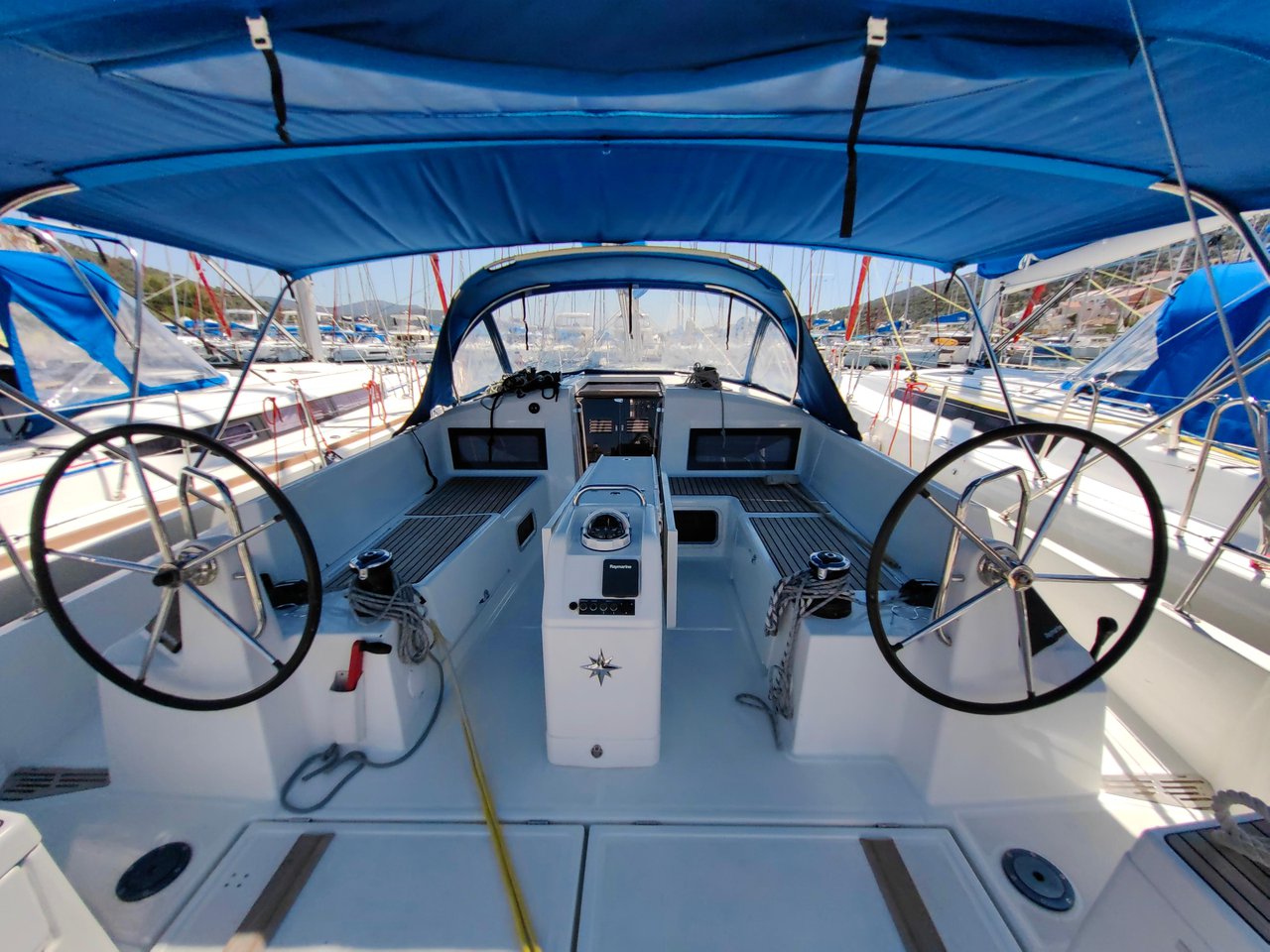 Sun Odyssey 440 - 4 cab. — photo 3