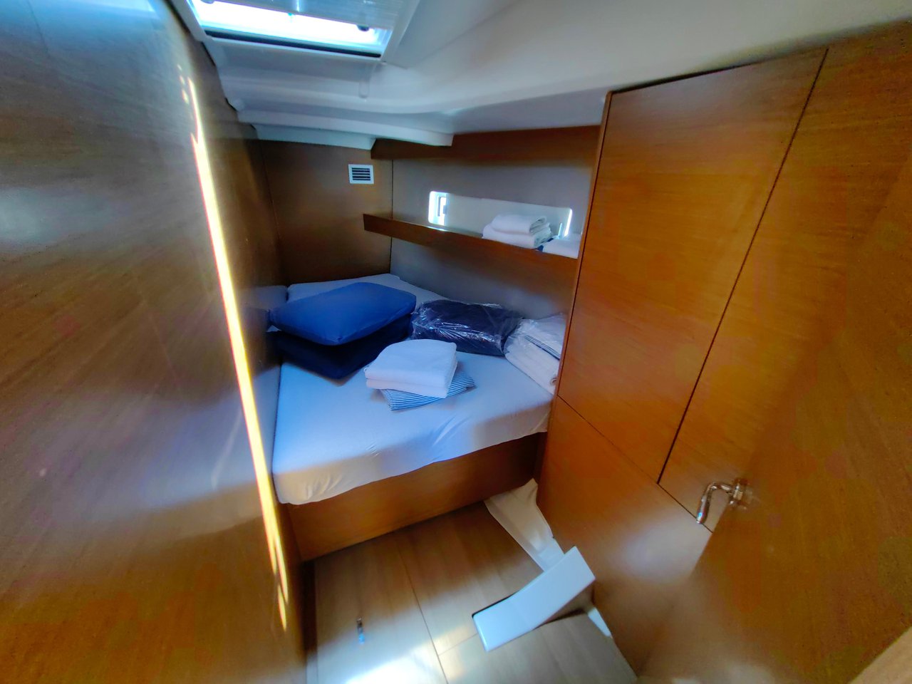 Sun Odyssey 440 - 4 cab. — photo 16