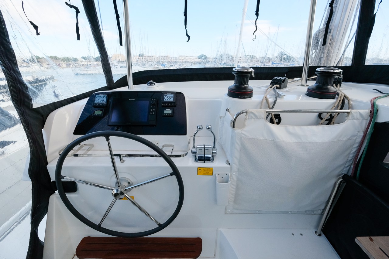Lagoon 42 - 4 + 1 cab. — photo 8