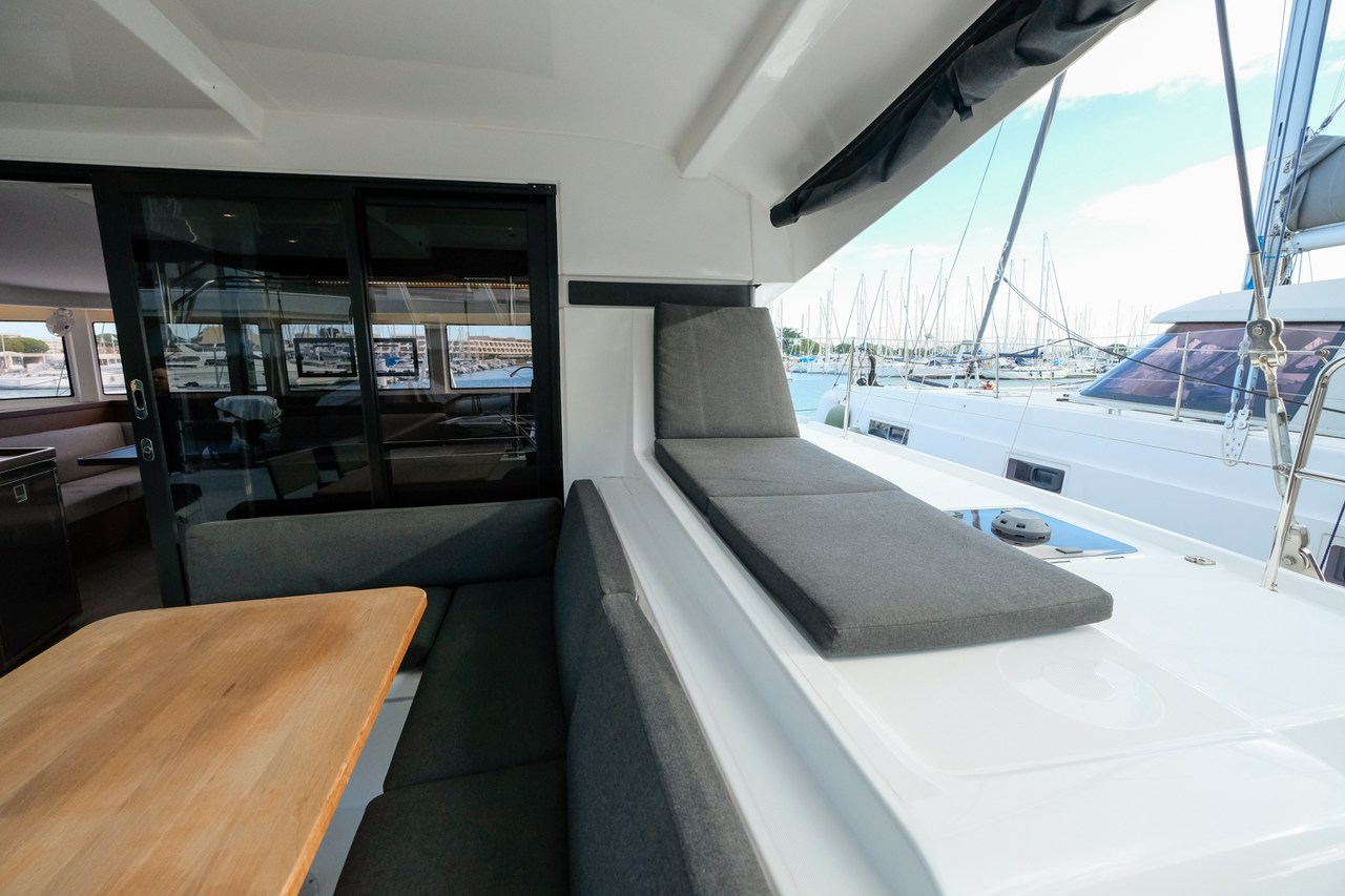 Lagoon 42 - 4 + 1 cab. — photo 9