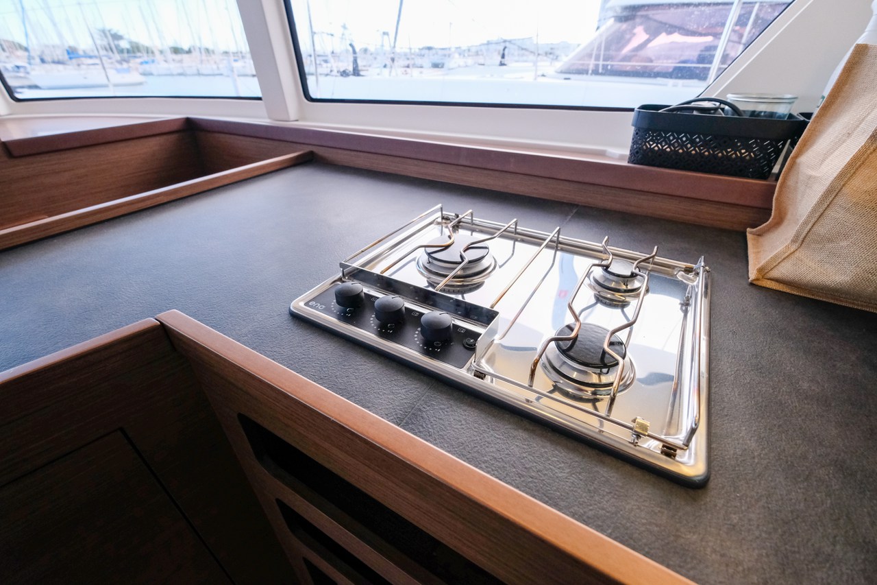 Lagoon 42 - 4 + 1 cab. — photo 16