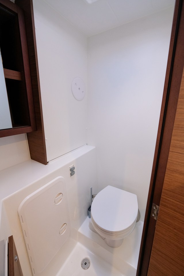 Lagoon 42 - 4 + 1 cab. — photo 19