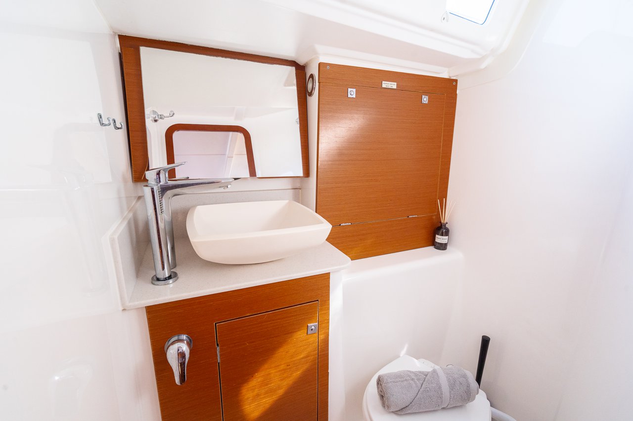Dufour 360 GL - 3 cab. — photo 11