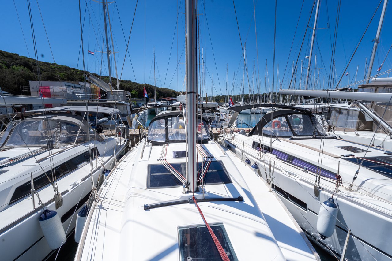 Dufour 382 GL — photo 6