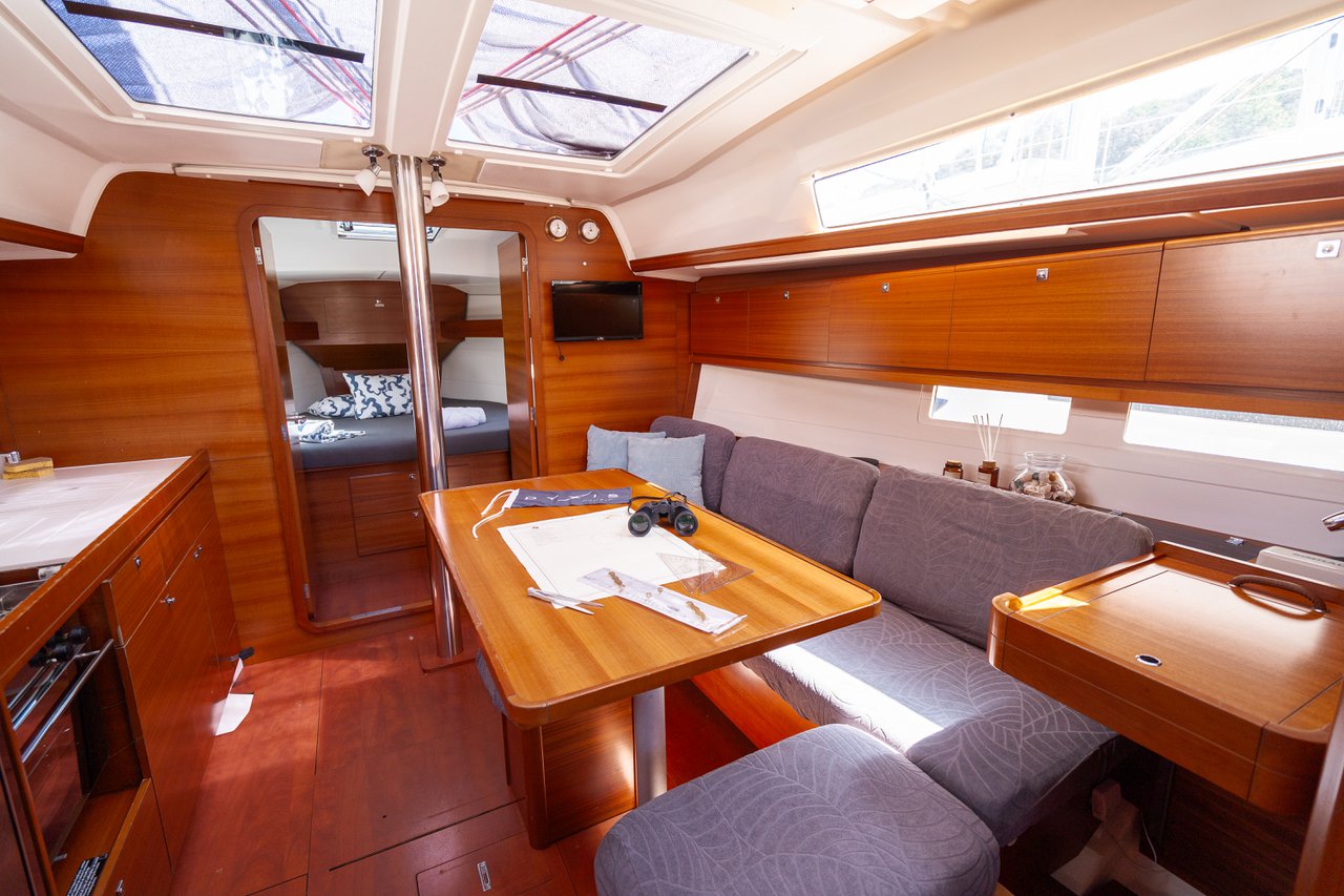 Dufour 382 GL — photo 7