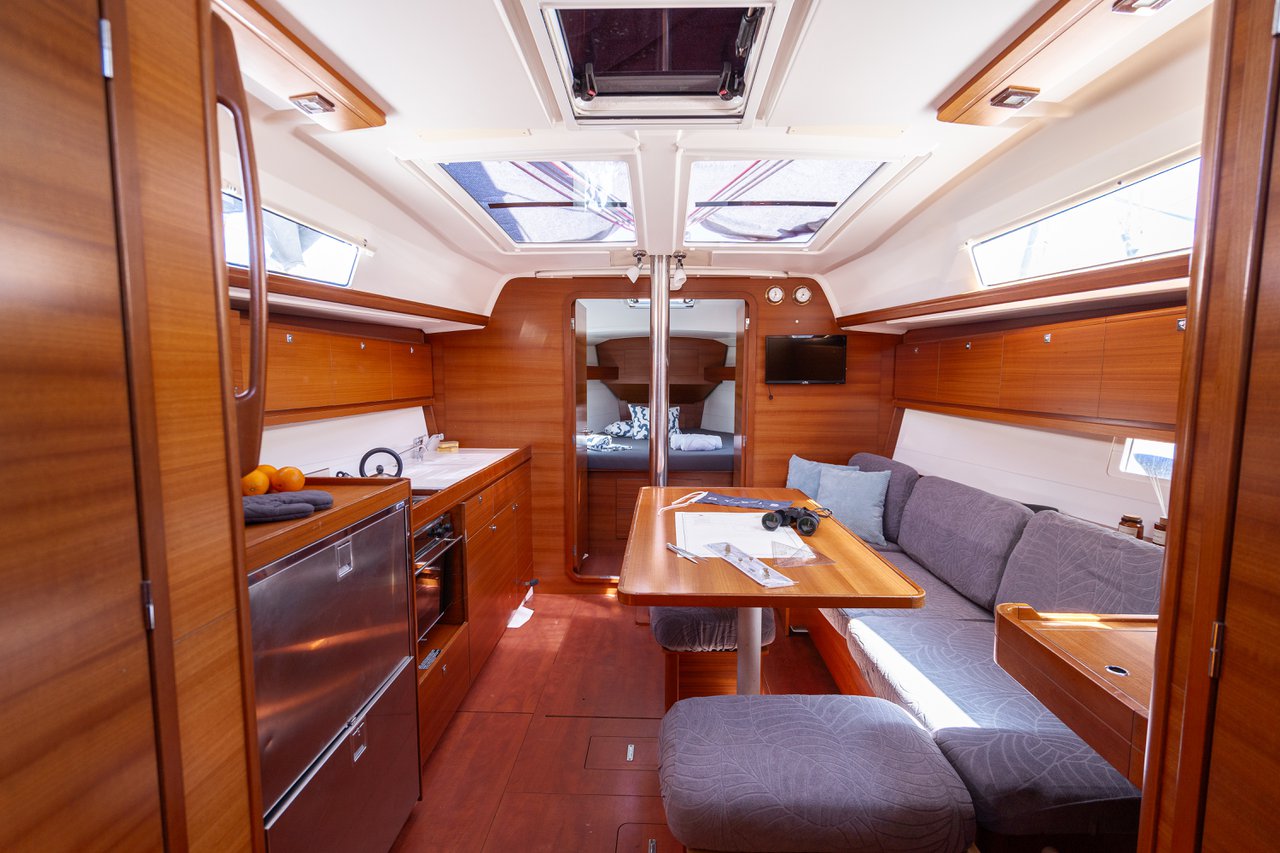 Dufour 382 GL — photo 8