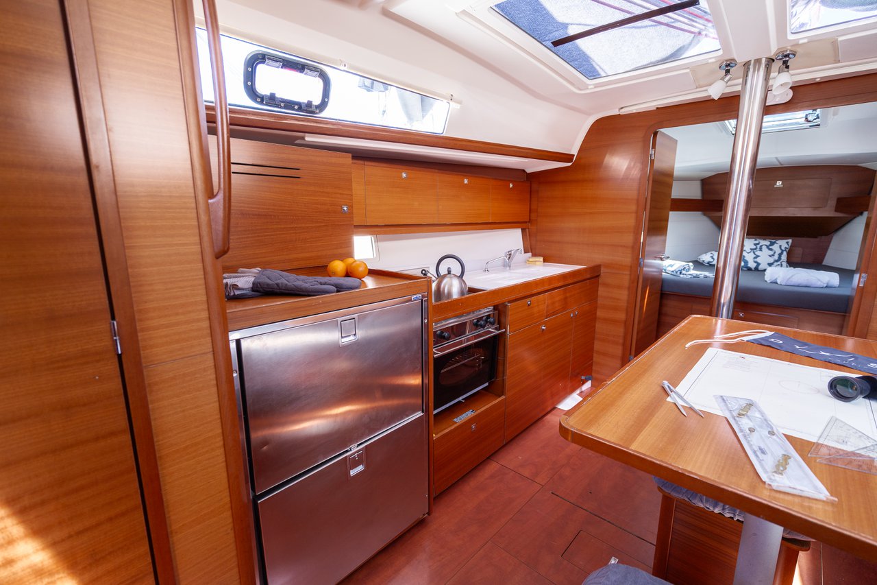 Dufour 382 GL — photo 9