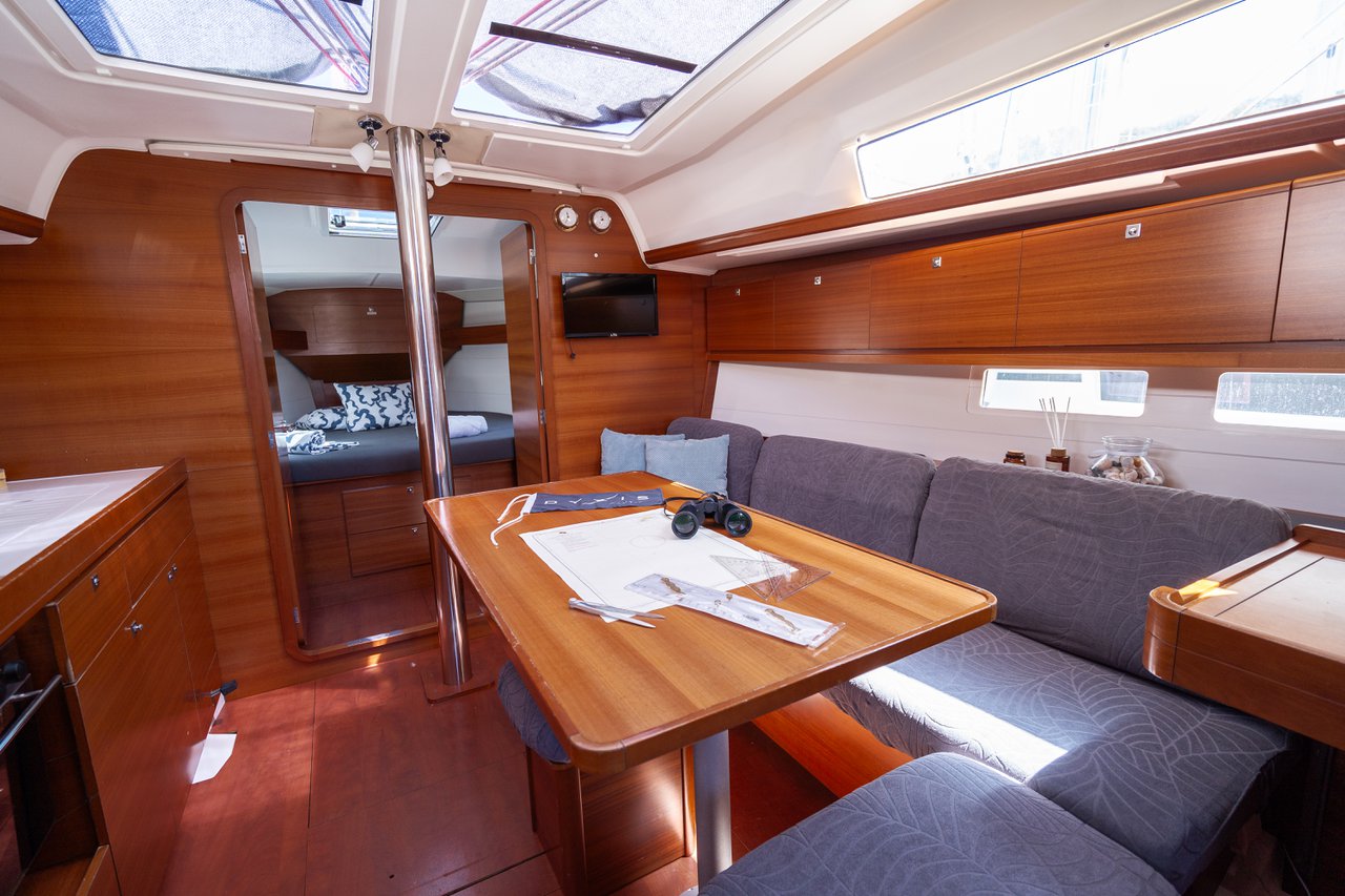 Dufour 382 GL — photo 10