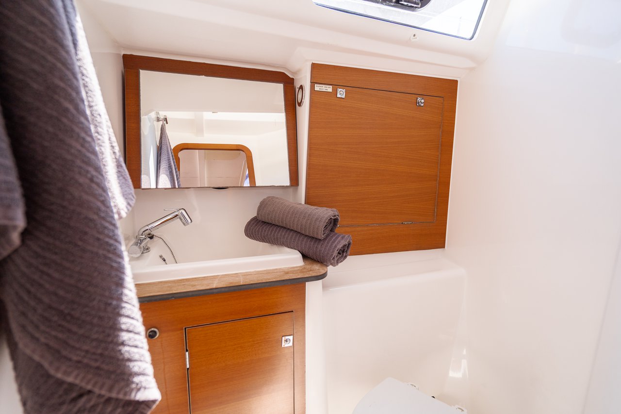 Dufour 382 GL — photo 13