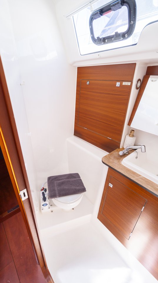 Dufour 382 GL — photo 16
