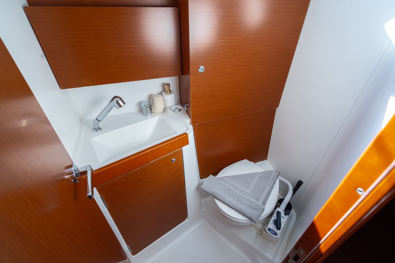 Oceanis 38.1 — photo 10
