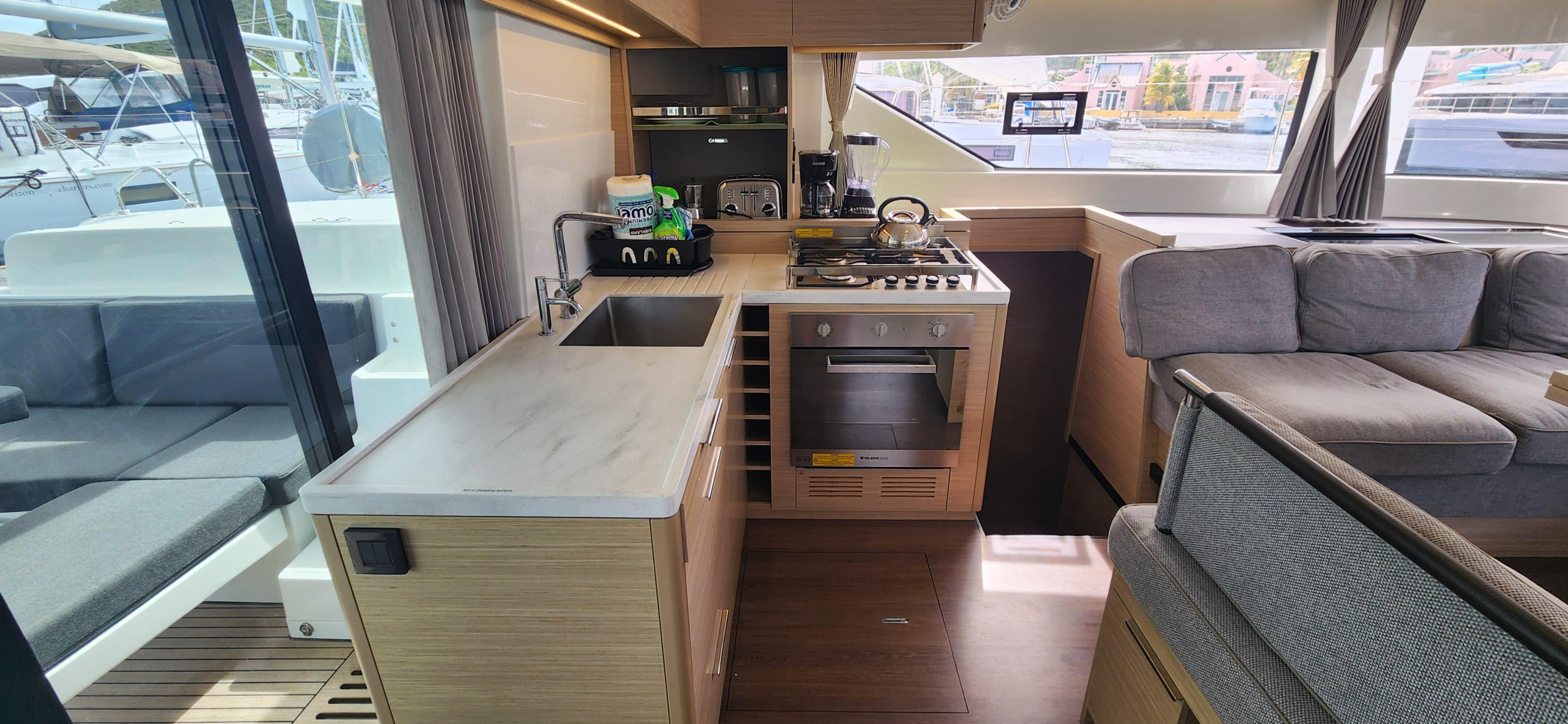 Lagoon 51 OW - 4 + 1 cab. — photo 17