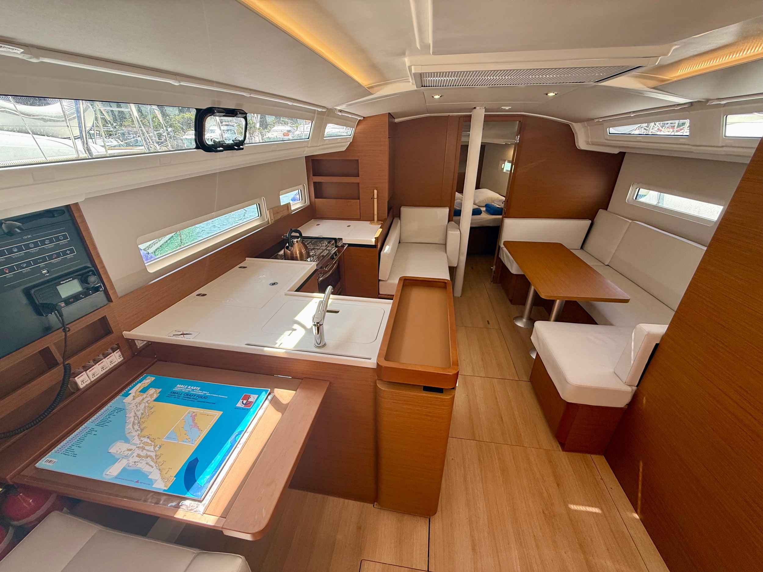 Sun Odyssey 410 - 3 cab. — photo 15