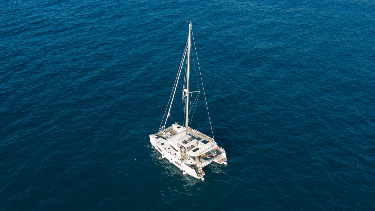 Lagoon 42 - 4 cab. — photo 2
