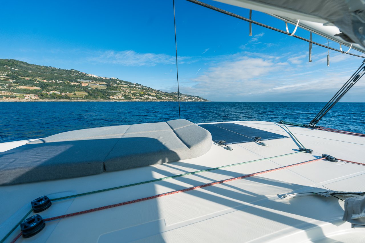 Lagoon 42 - 4 cab. — photo 9