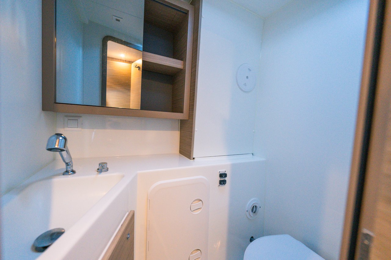 Lagoon 42 - 4 cab. — photo 25