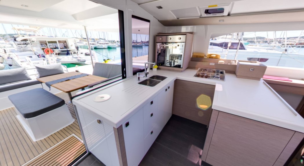 Fountaine Pajot Astrea 42 - 4 + 2 cab. — photo 11