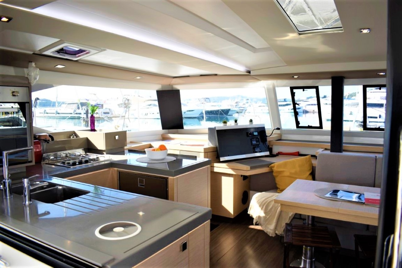 Fountaine Pajot Astrea 42 - 4 + 2 cab. — photo 12