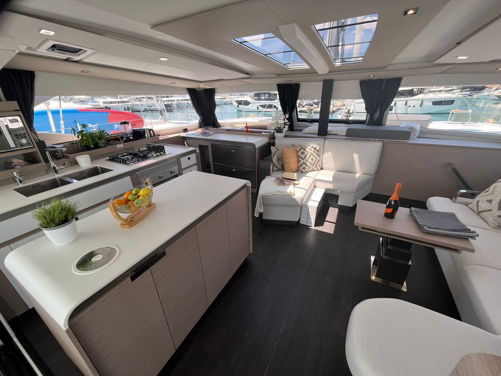 Fountaine Pajot Aura 51 - 5 + 1 cab. — photo 12