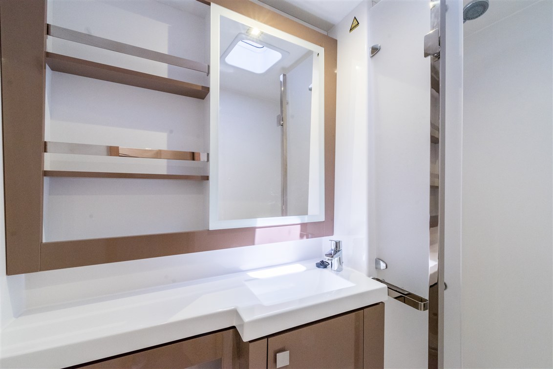 Fountaine Pajot Saona 47 Quintet - 5 + 1 cab. — photo 41