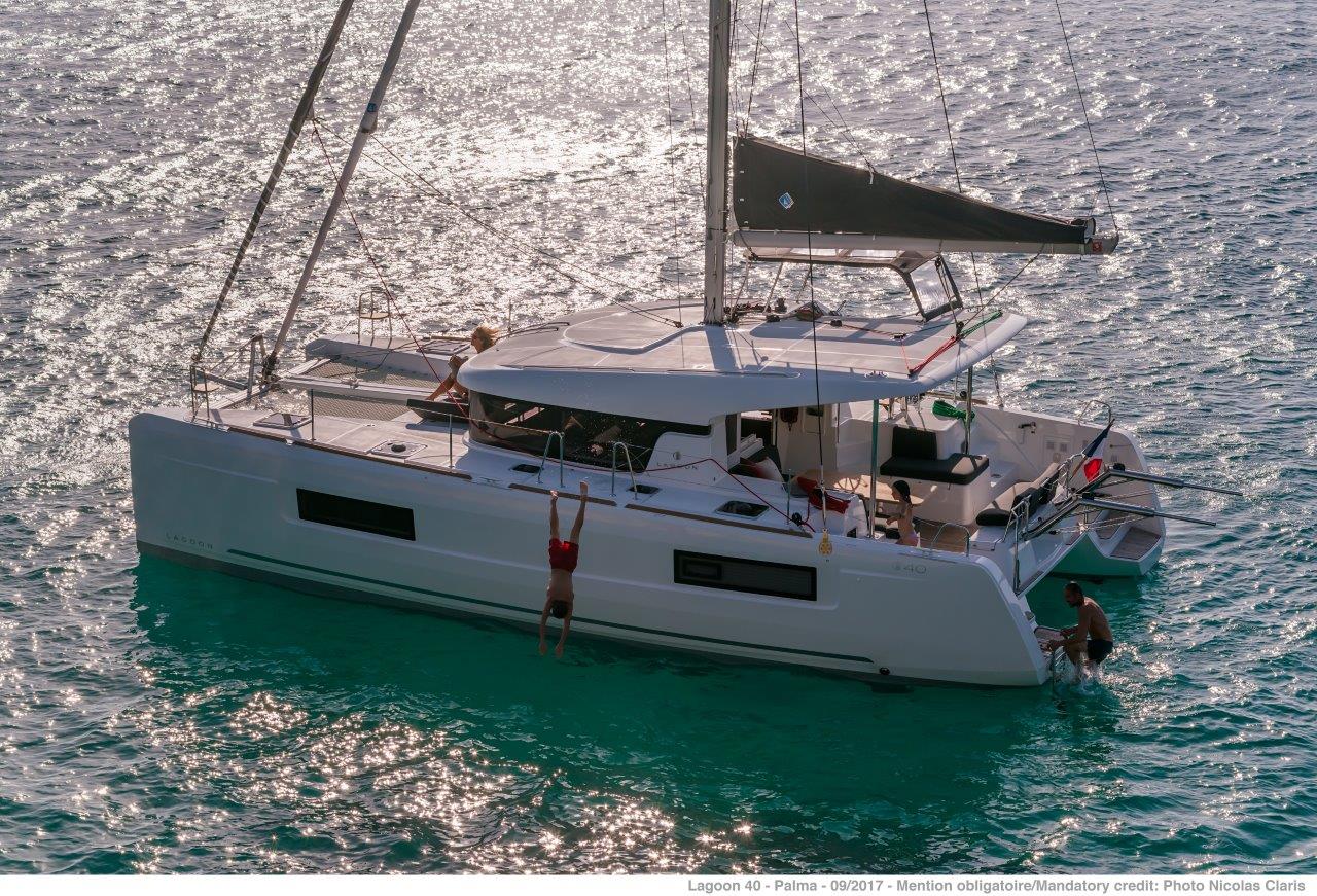 Lagoon 40 - 4 + 2 cab — photo 4
