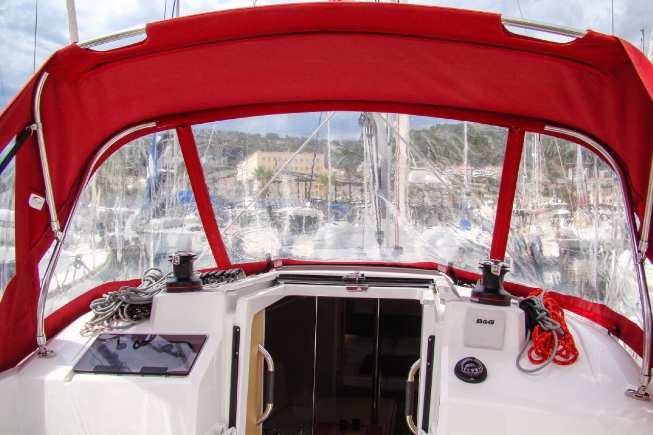 Oceanis 30.1 — photo 3