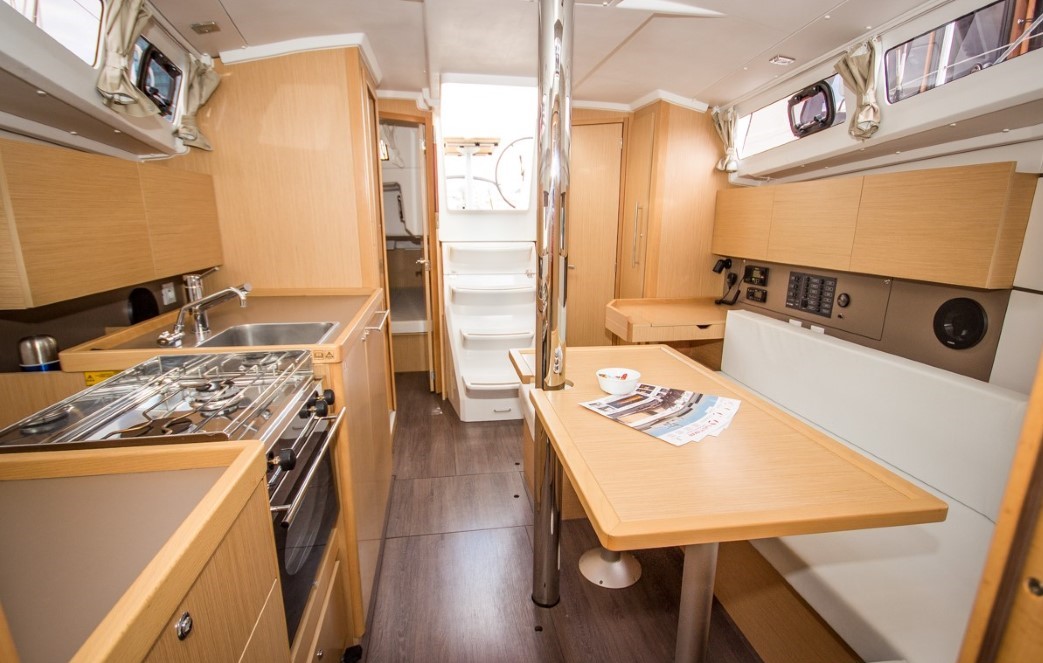 Oceanis 35 — photo 9