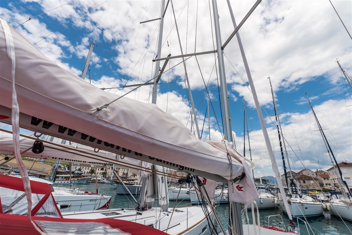 Oceanis 35.1 — photo 1