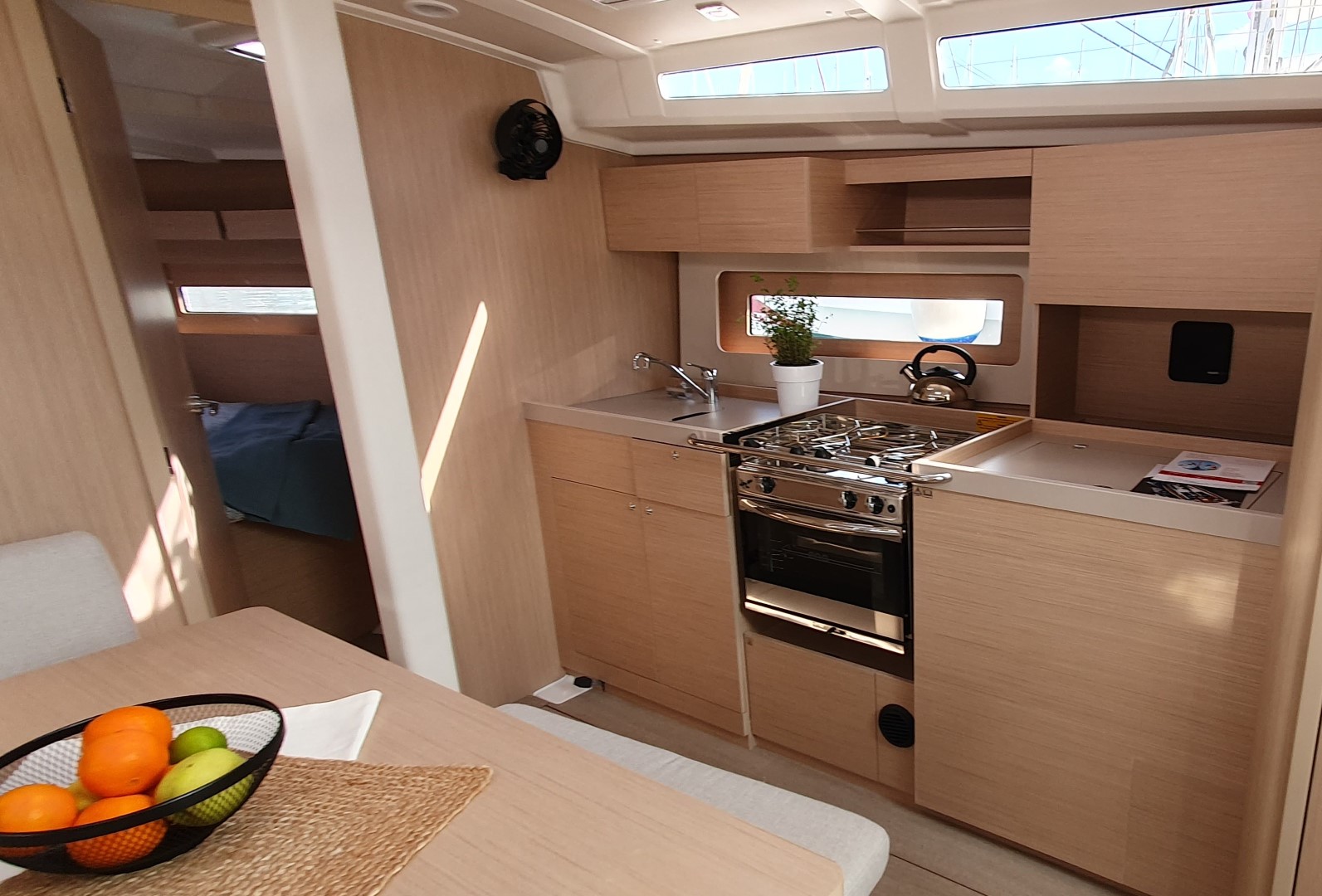 Oceanis 37.1 — photo 12