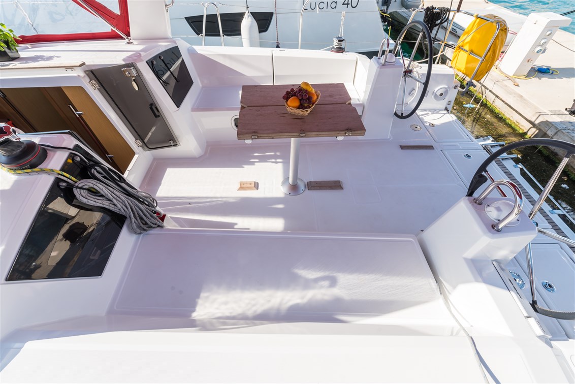 Oceanis 38 - 3 cab. — photo 12