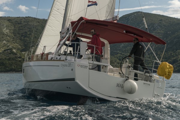 Oceanis 38.1 — photo 3