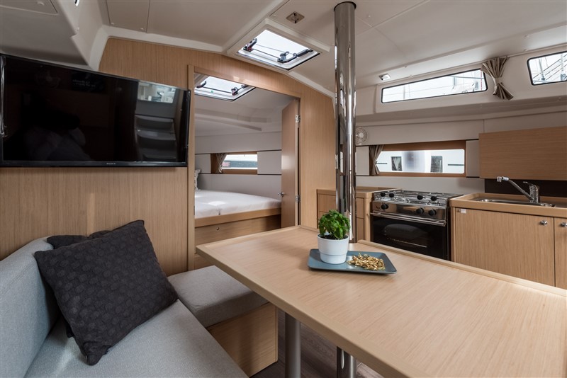 Oceanis 38.1 — photo 9