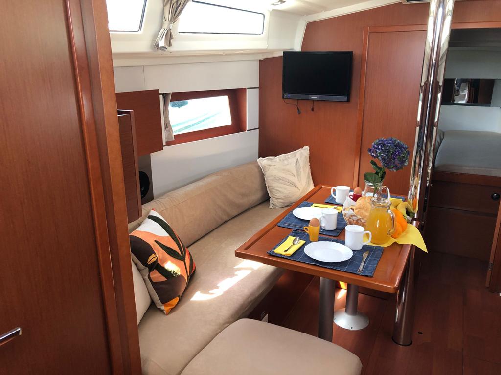 Oceanis 38.1 — photo 10