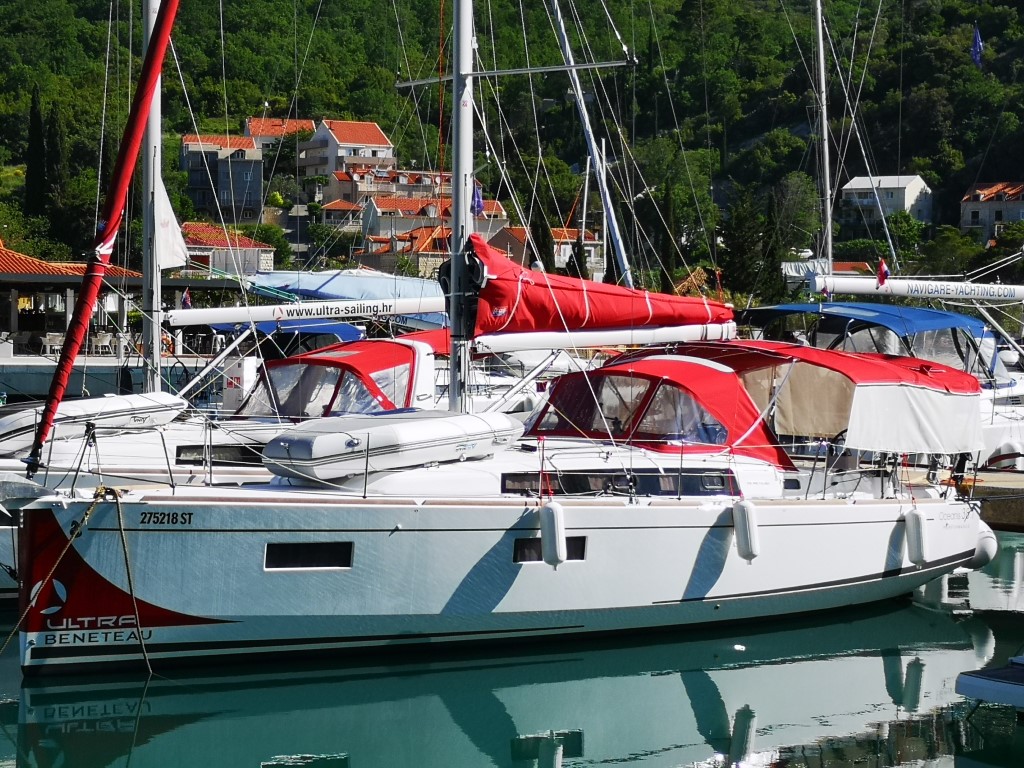 Oceanis 38.1 — photo 1