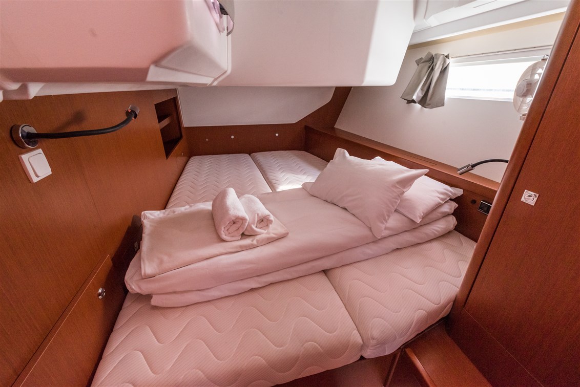 Oceanis 45 - 4 cab. — photo 28