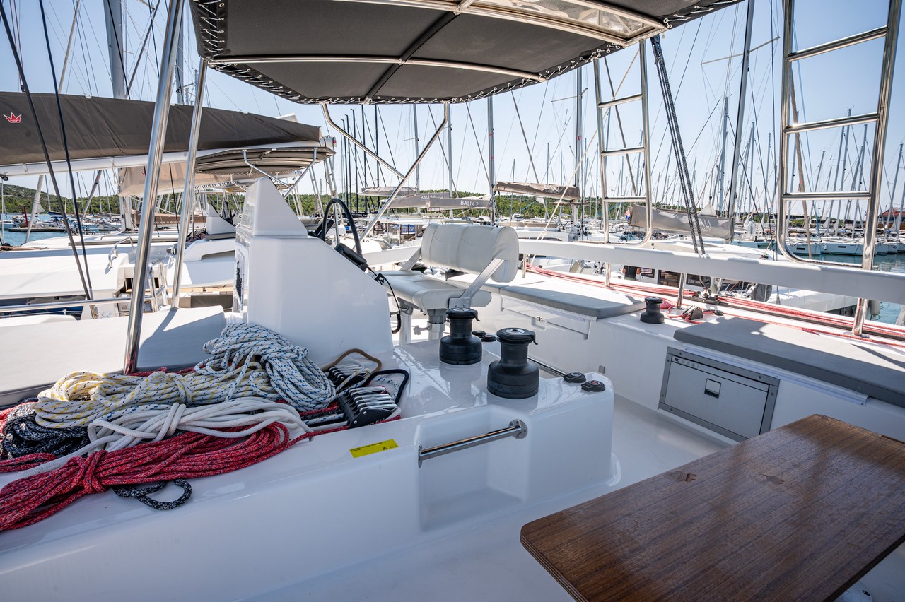 Dufour 48 Catamaran - 5 + 1 cab. — photo 4