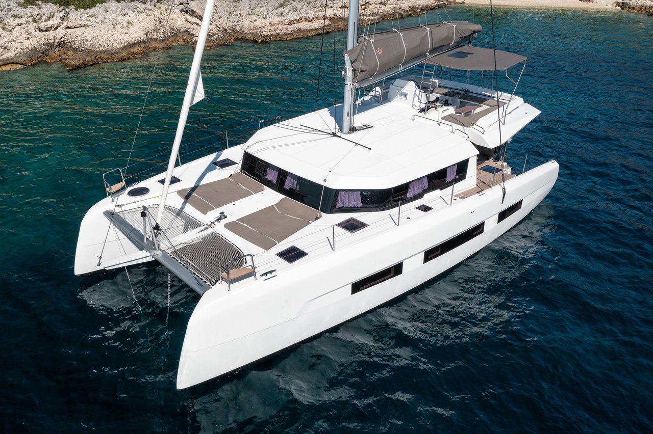 Dufour 48 Catamaran - 5 + 1 cab. — photo 8