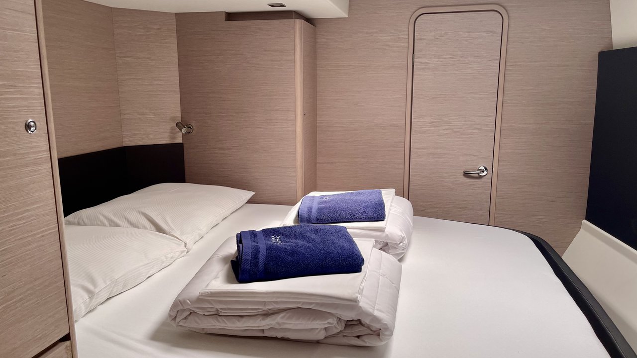 Dufour 48 Catamaran - 5 + 1 cab. — photo 23