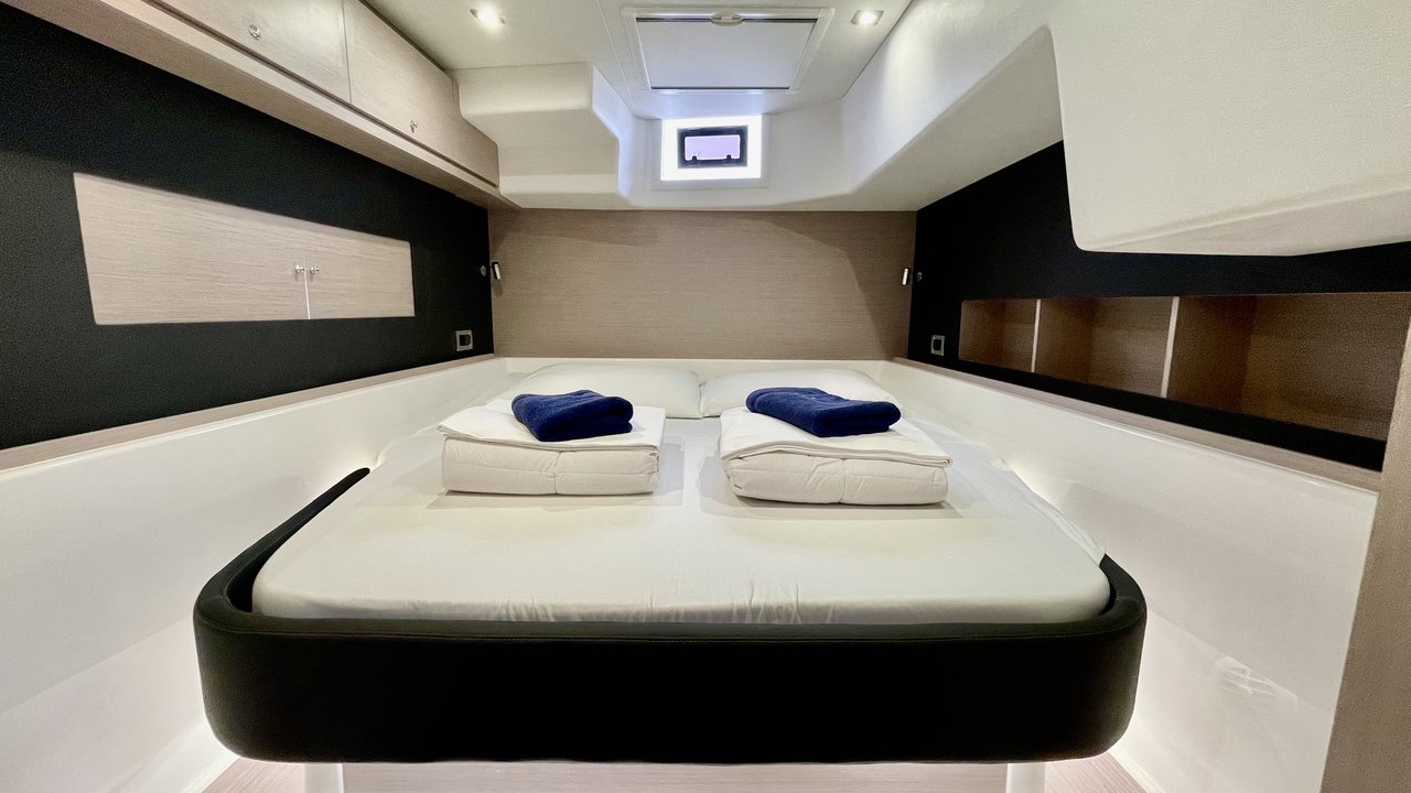 Dufour 48 Catamaran - 5 + 1 cab. — photo 27