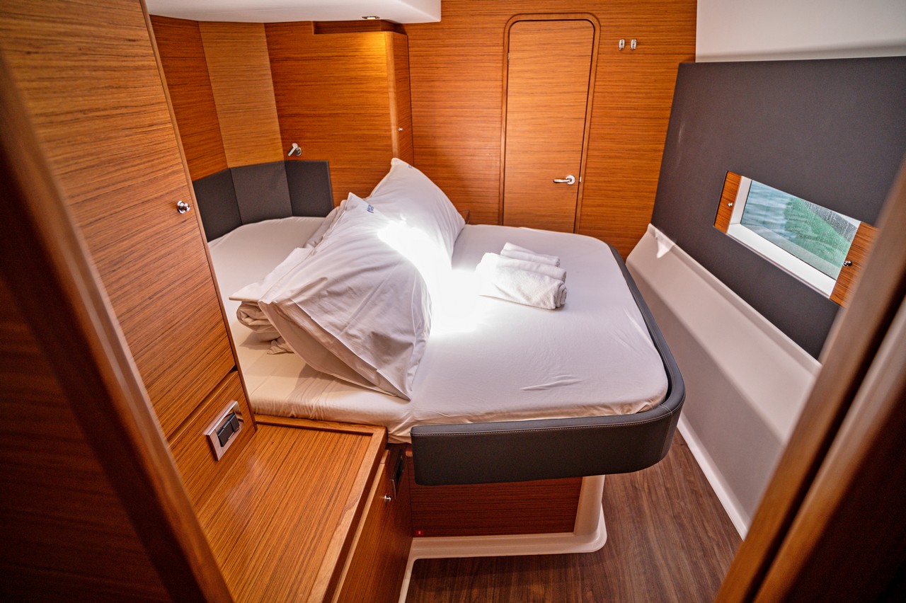 Dufour 48 Catamaran - 5 + 1 cab. — photo 31