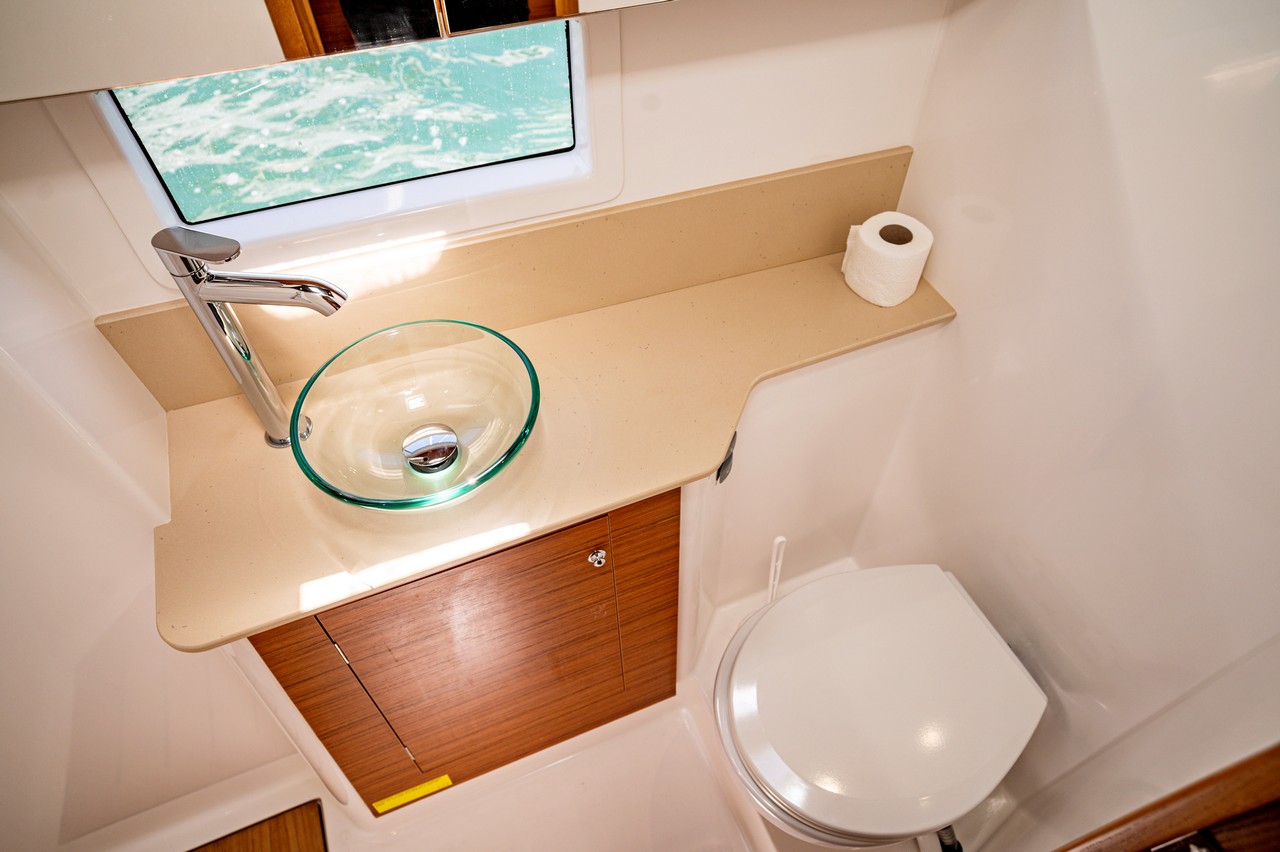 Dufour 48 Catamaran - 5 + 1 cab. — photo 32