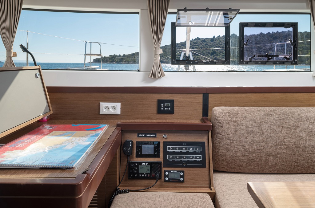 Lagoon 40 - 4 + 2 cab — photo 10