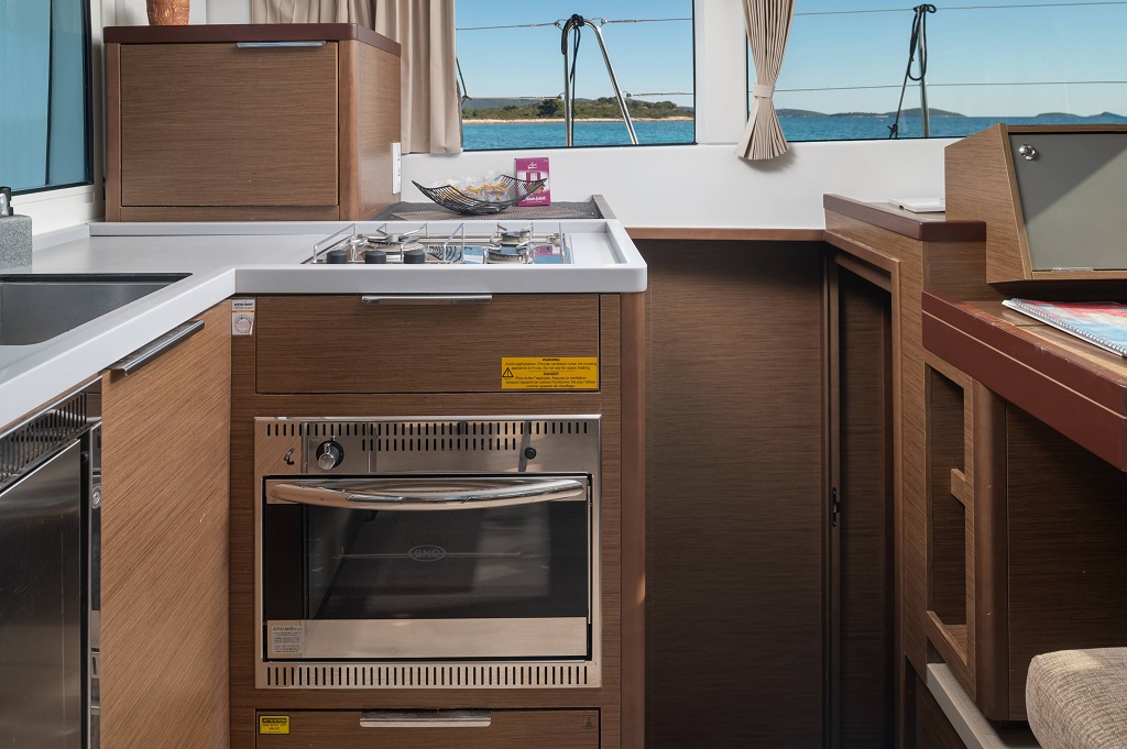 Lagoon 40 - 4 + 2 cab — photo 13