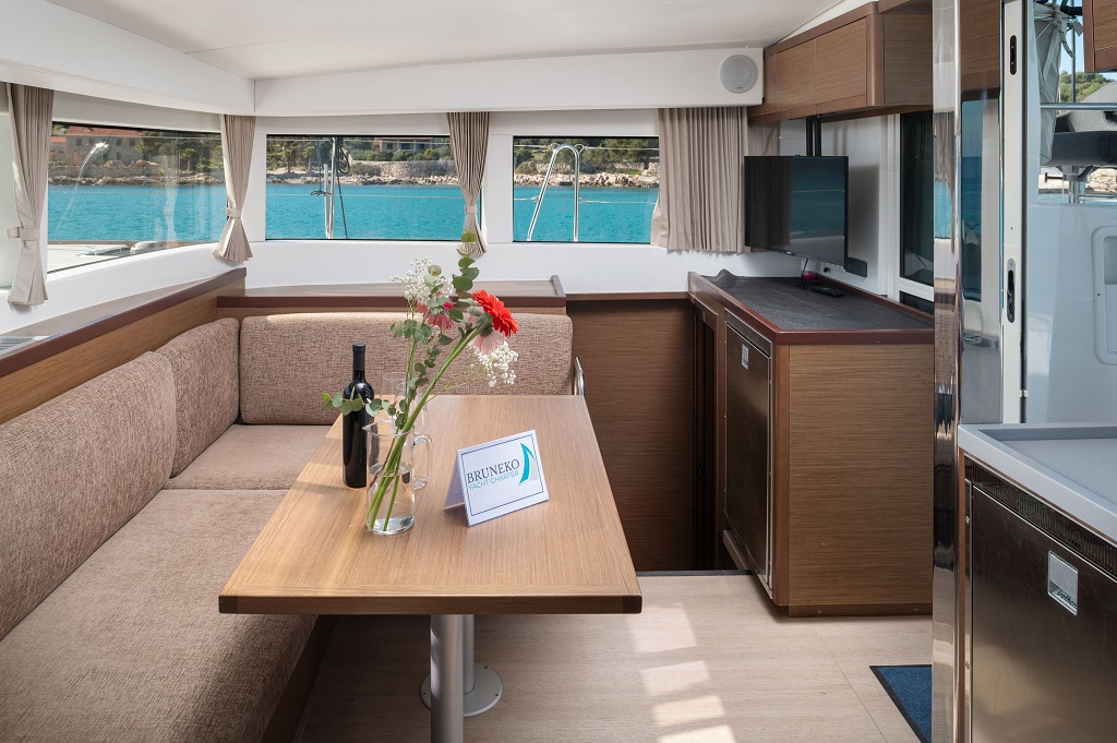 Lagoon 40 - 4 + 2 cab — photo 14